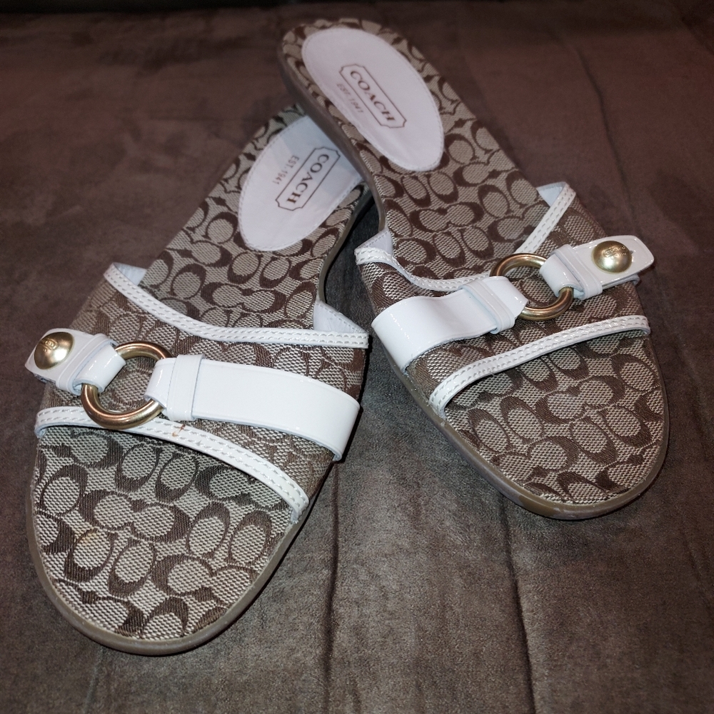 Like New Signature Coach Sandals Women's Size 8